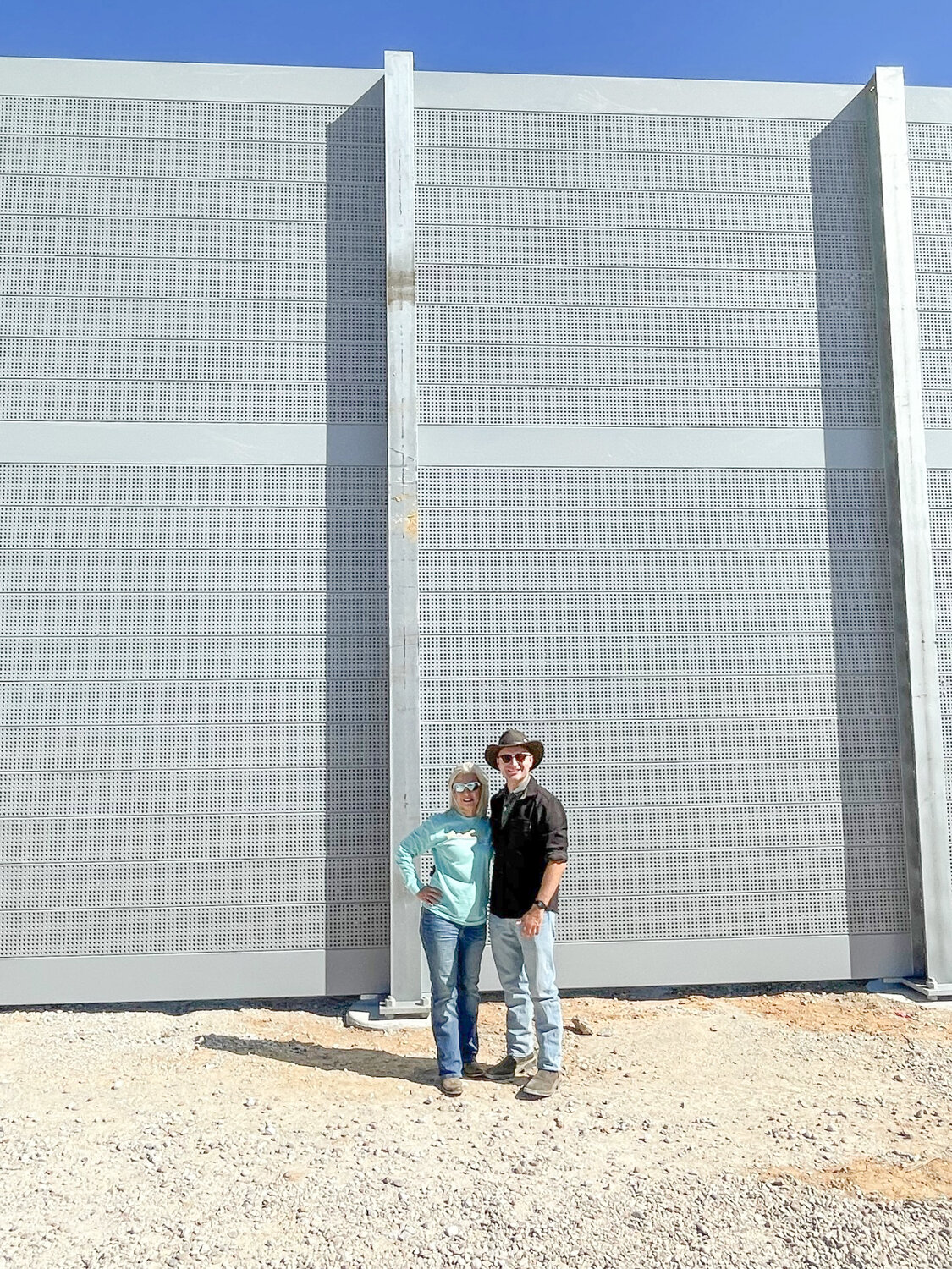 Granbury US Bitcoin Corp erects 24-foot soundproofing wall - Hood